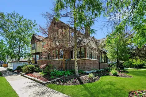 6948 35 Street Berwyn IL 60402