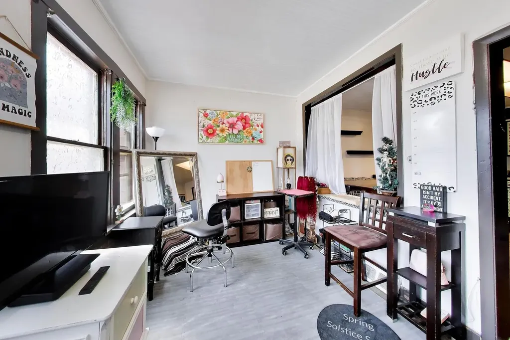 539 West 44th Street Chicago IL 60609