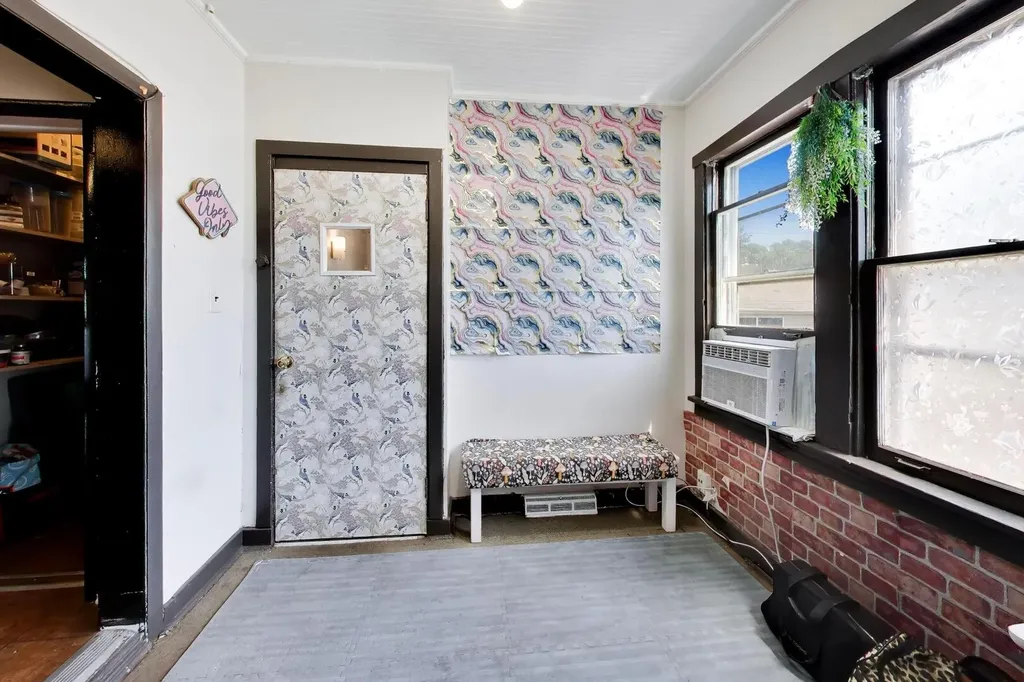 539 West 44th Street Chicago IL 60609