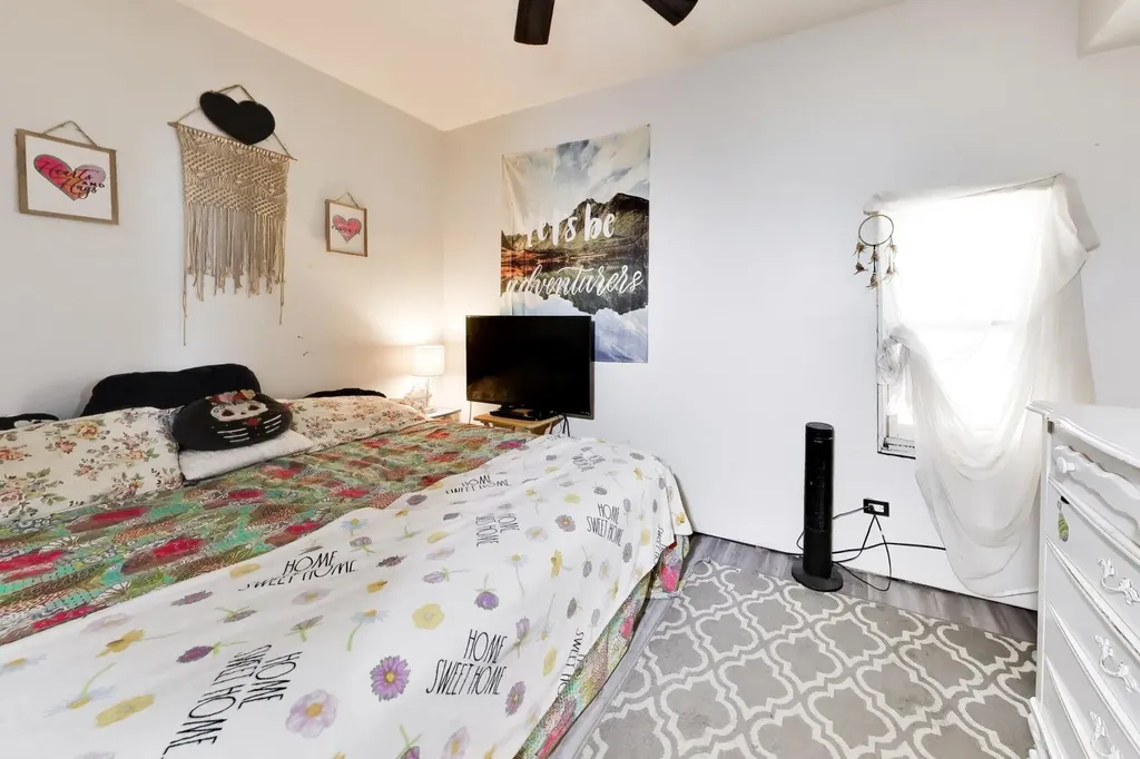 539 West 44th Street Chicago IL 60609