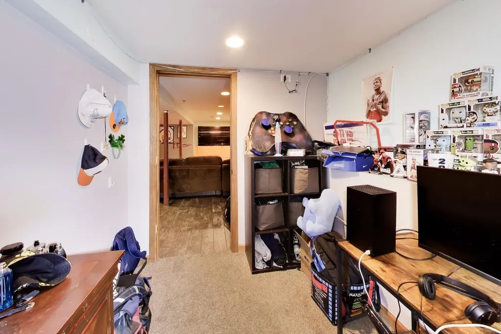 539 West 44th Street Chicago IL 60609