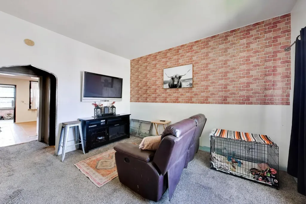 539 West 44th Street Chicago IL 60609