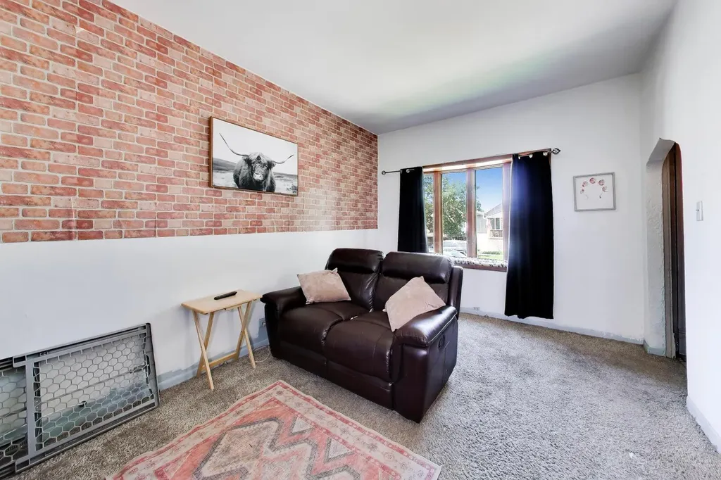 539 West 44th Street Chicago IL 60609