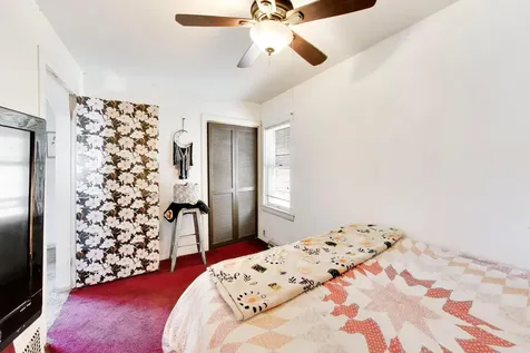 539 West 44th Street Chicago IL 60609