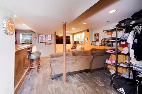 539 West 44th Street Chicago IL 60609