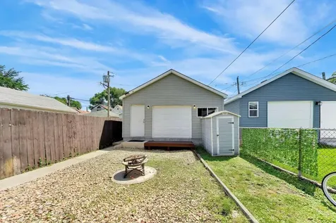 539 West 44th Street Chicago IL 60609