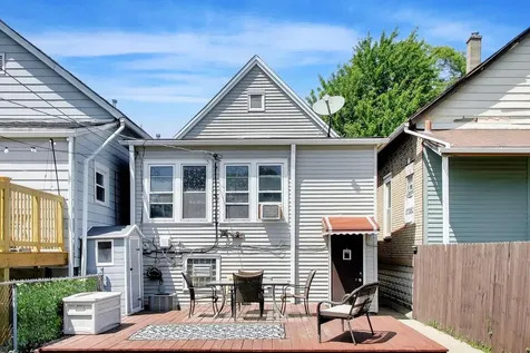 539 West 44th Street Chicago IL 60609