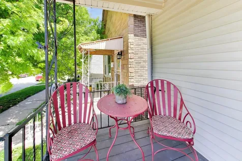 539 West 44th Street Chicago IL 60609