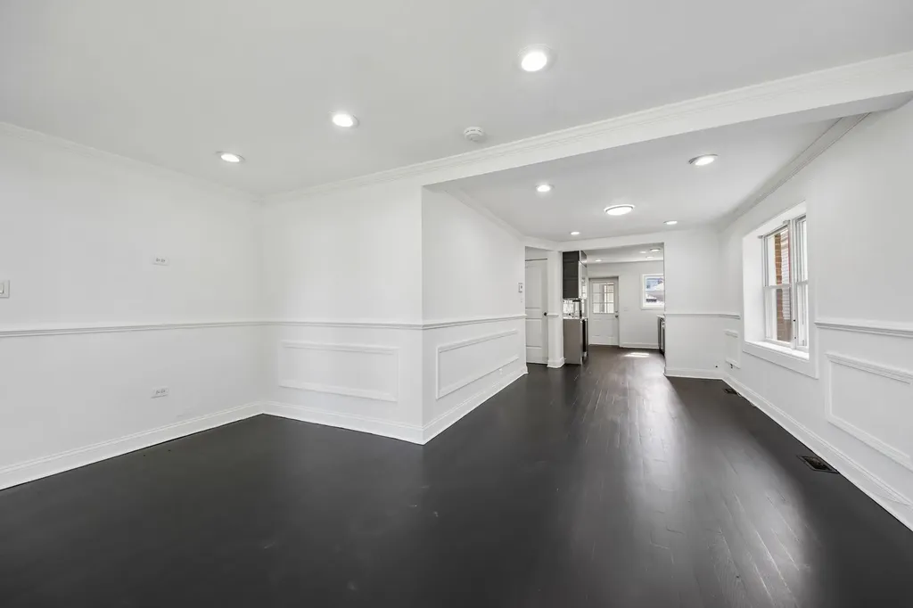 3121 North Nottingham Avenue Chicago IL 60634