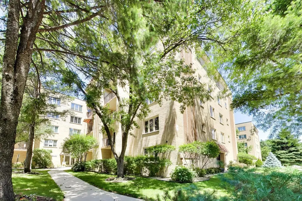 6430 West Belle Plaine Avenue Chicago IL 60634