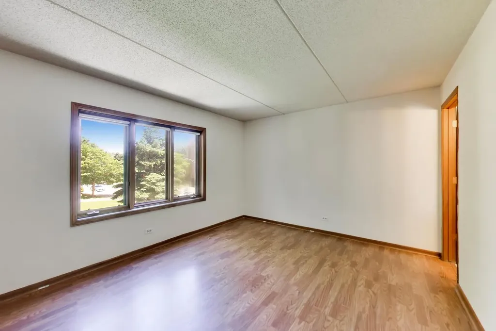 6430 West Belle Plaine Avenue Chicago IL 60634