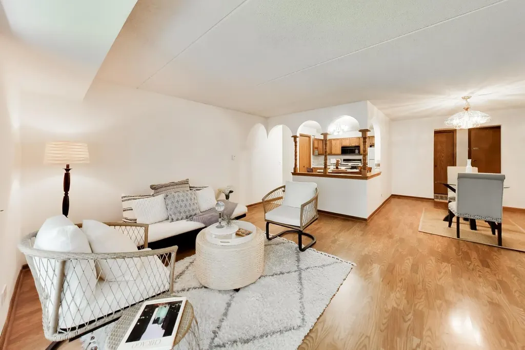 6430 West Belle Plaine Avenue Chicago IL 60634