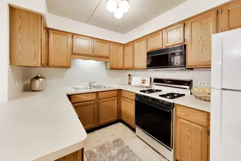 6430 West Belle Plaine Avenue Chicago IL 60634