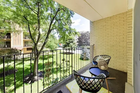 6430 West Belle Plaine Avenue Chicago IL 60634