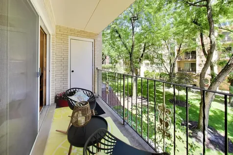 6430 West Belle Plaine Avenue Chicago IL 60634