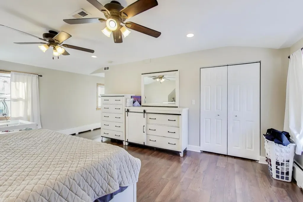 29 South Iowa Avenue Addison IL 60101