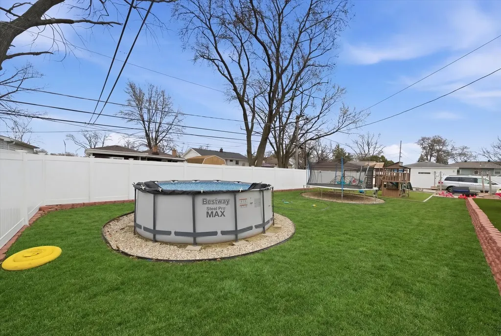 29 South Iowa Avenue Addison IL 60101