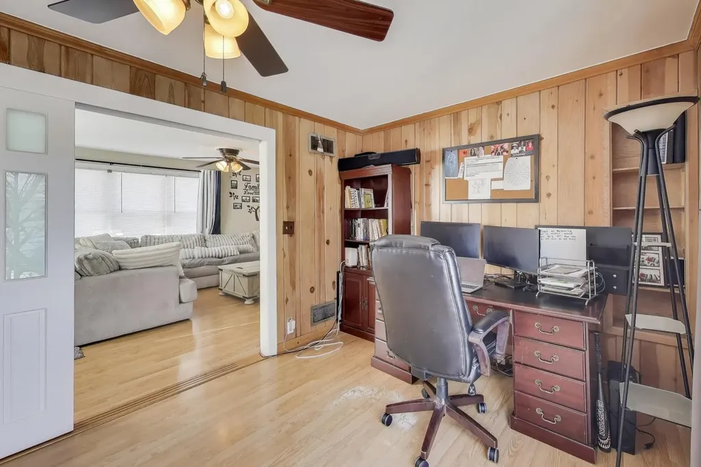 29 South Iowa Avenue Addison IL 60101