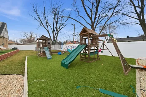 29 South Iowa Avenue Addison IL 60101