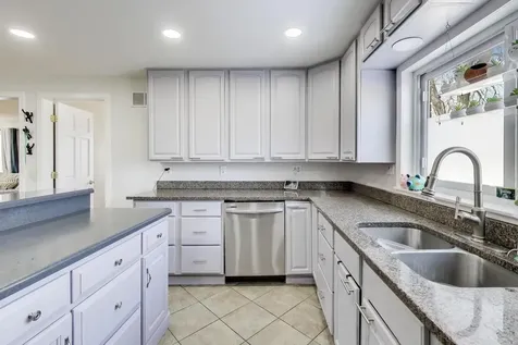 29 South Iowa Avenue Addison IL 60101