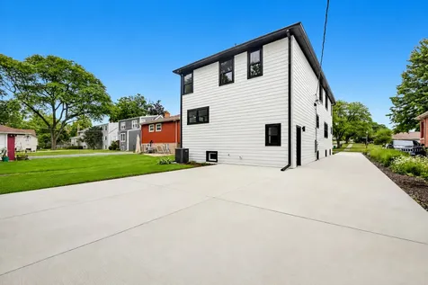 218 North Park Avenue Lombard IL 60148
