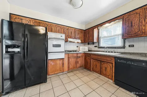 9304 Meade Avenue Oak Lawn IL 60453