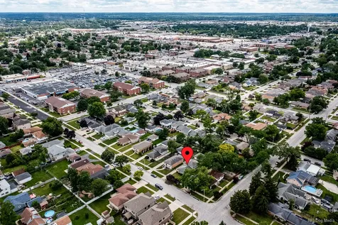 9304 Meade Avenue Oak Lawn IL 60453