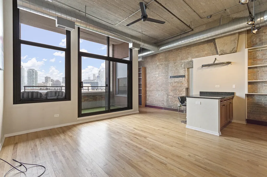 900 North Kingsbury Street Chicago IL 60610