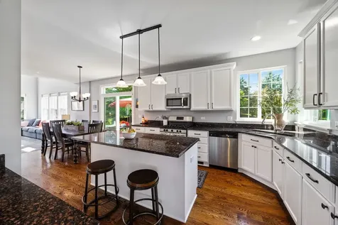 1214 Ridgewood Court Vernon Hills IL 60061