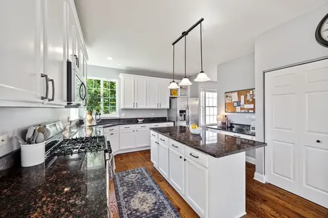 1214 Ridgewood Court Vernon Hills IL 60061