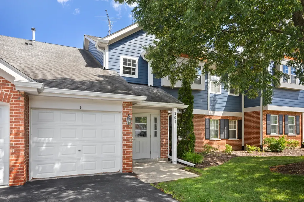 201 Charleston Court Schaumburg IL 60193