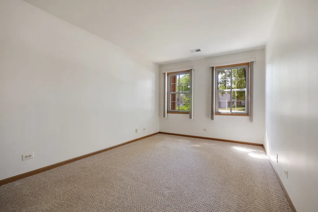 201 Charleston Court Schaumburg IL 60193