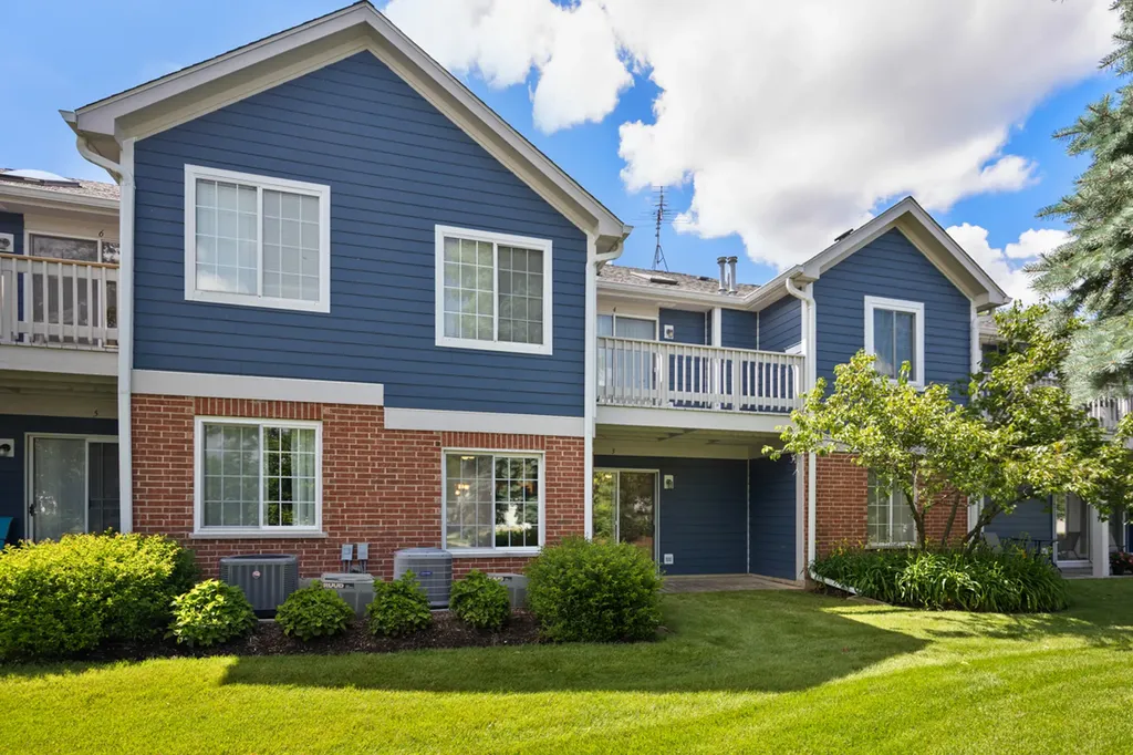 201 Charleston Court Schaumburg IL 60193