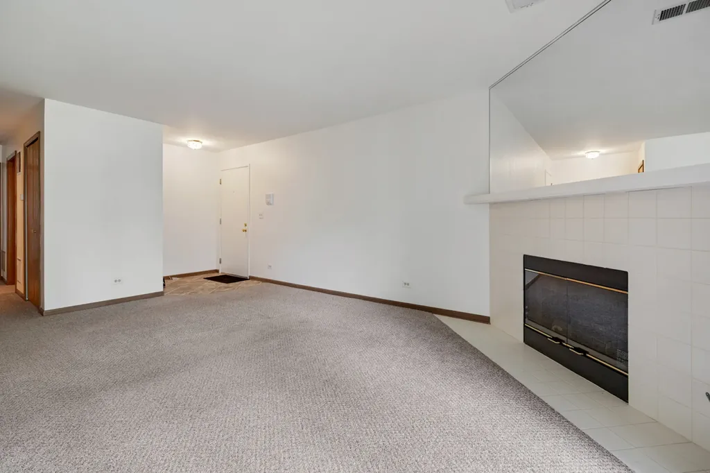 201 Charleston Court Schaumburg IL 60193
