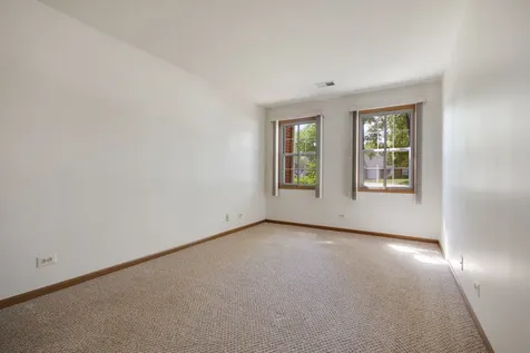 201 Charleston Court Schaumburg IL 60193