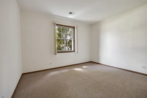 201 Charleston Court Schaumburg IL 60193
