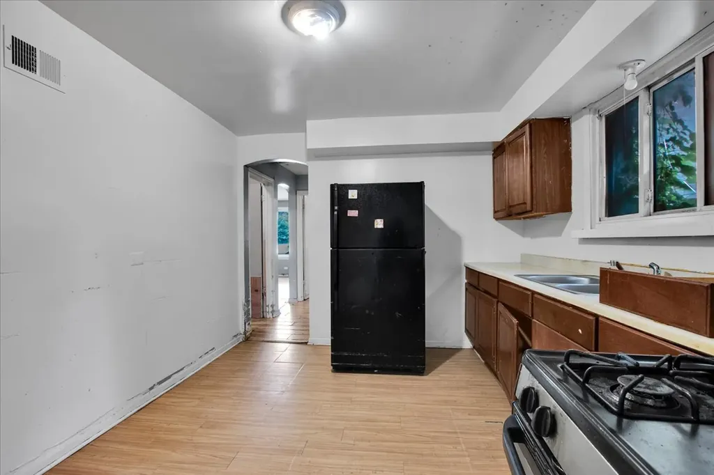 9302 South Rhodes Avenue Chicago IL 60619