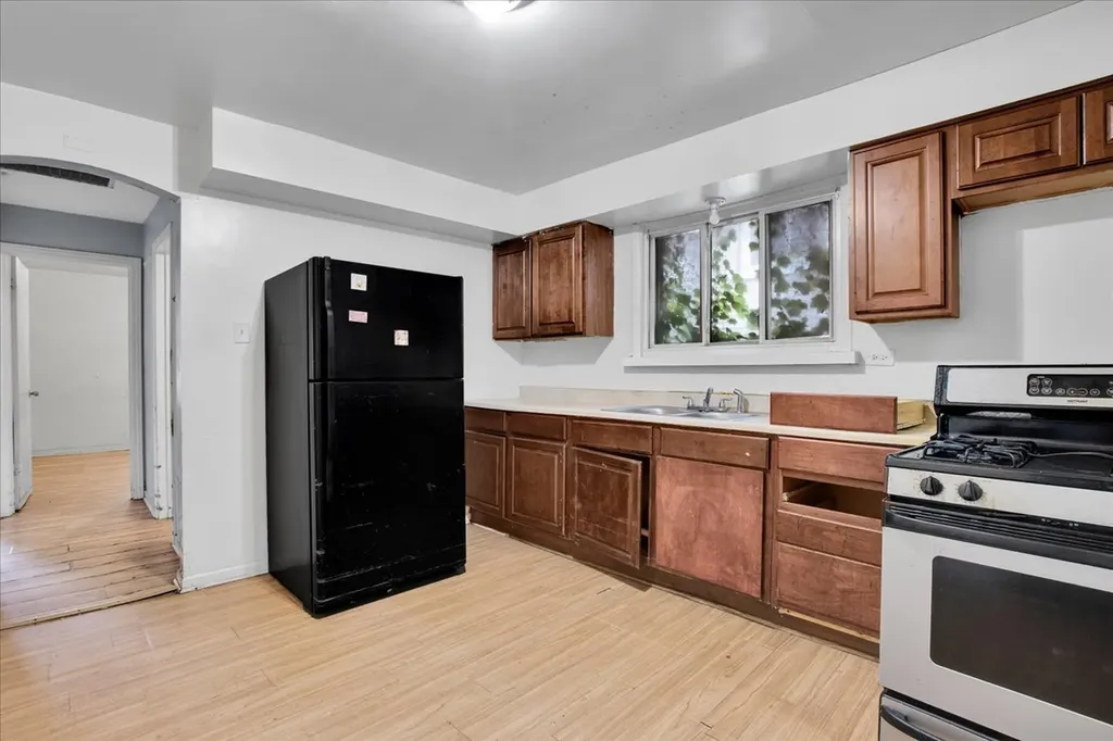 9302 South Rhodes Avenue Chicago IL 60619