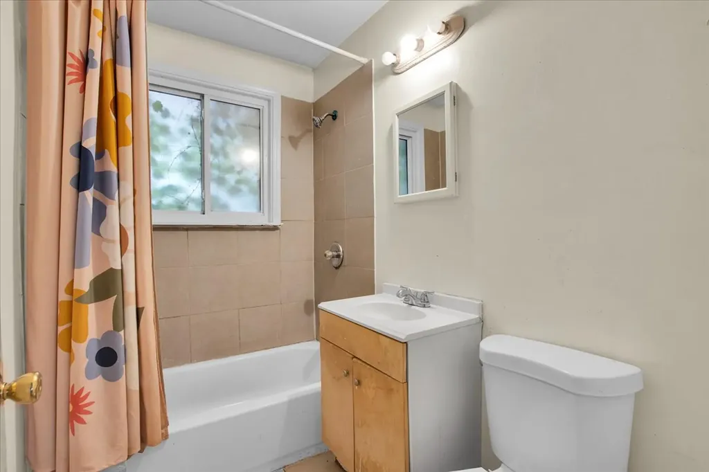 9302 South Rhodes Avenue Chicago IL 60619