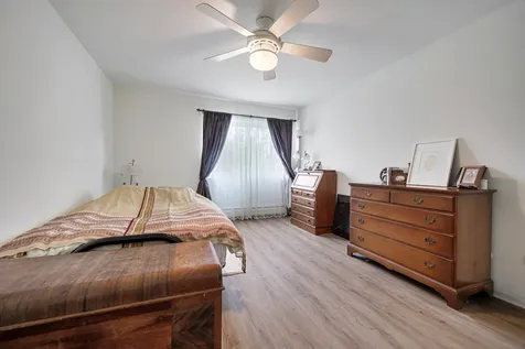 2604 North Windsor Drive Arlington Heights IL 60004