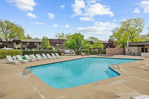2604 North Windsor Drive Arlington Heights IL 60004