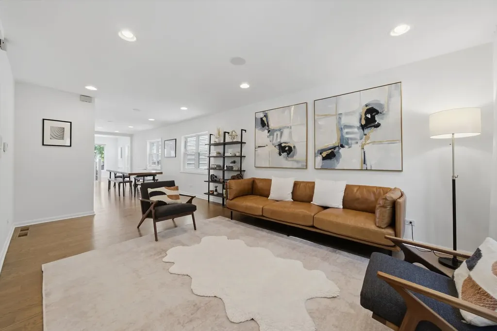2112 West Superior Street Chicago IL 60612