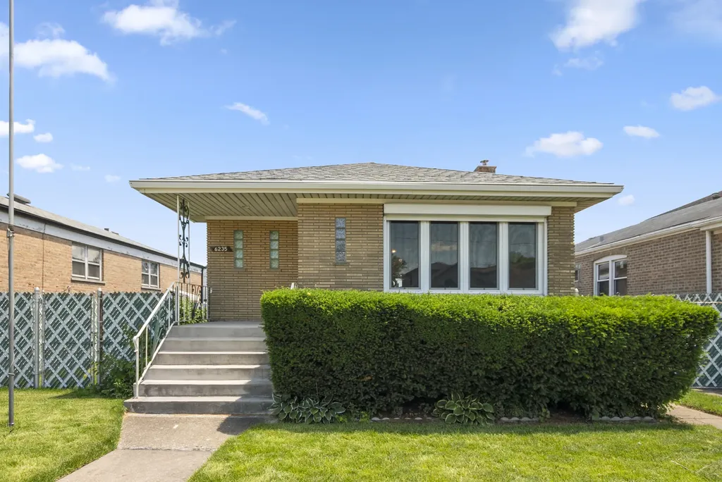 6235 South Nashville Avenue Chicago IL 60638