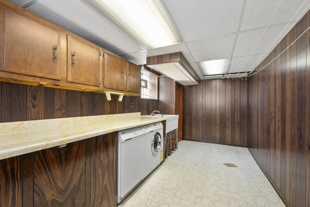 6235 South Nashville Avenue Chicago IL 60638