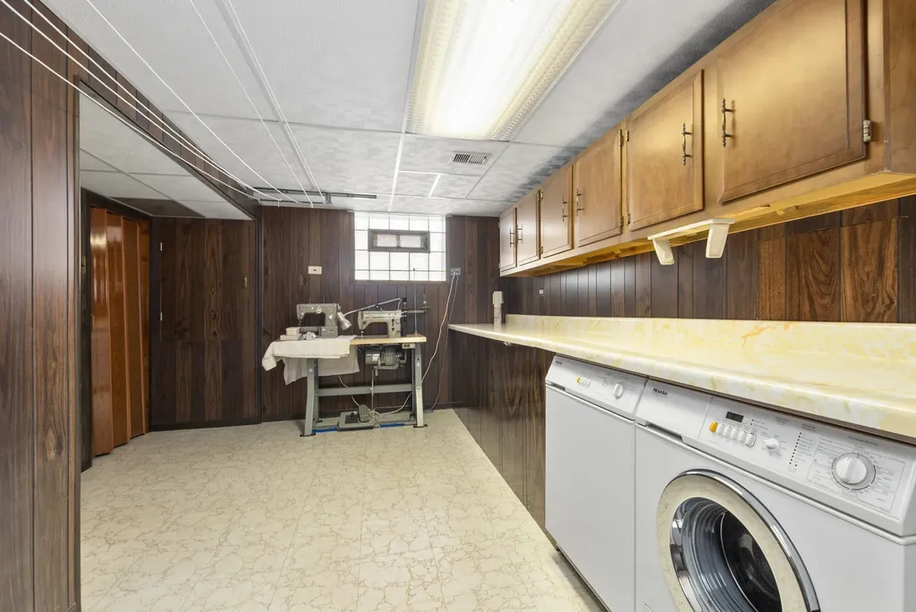 6235 South Nashville Avenue Chicago IL 60638