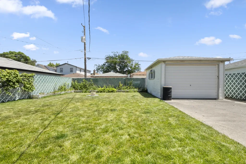6235 South Nashville Avenue Chicago IL 60638