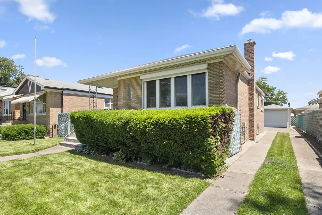 6235 South Nashville Avenue Chicago IL 60638