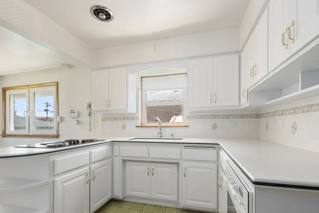 6235 South Nashville Avenue Chicago IL 60638