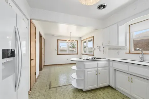 6235 South Nashville Avenue Chicago IL 60638