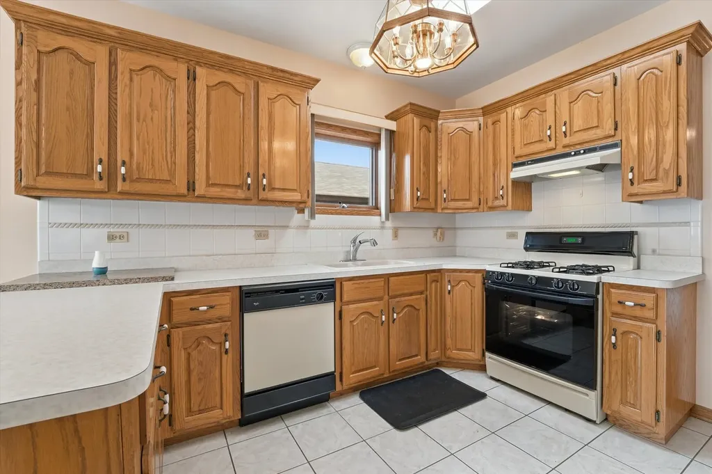 4818 North Sayre Avenue Chicago IL 60656